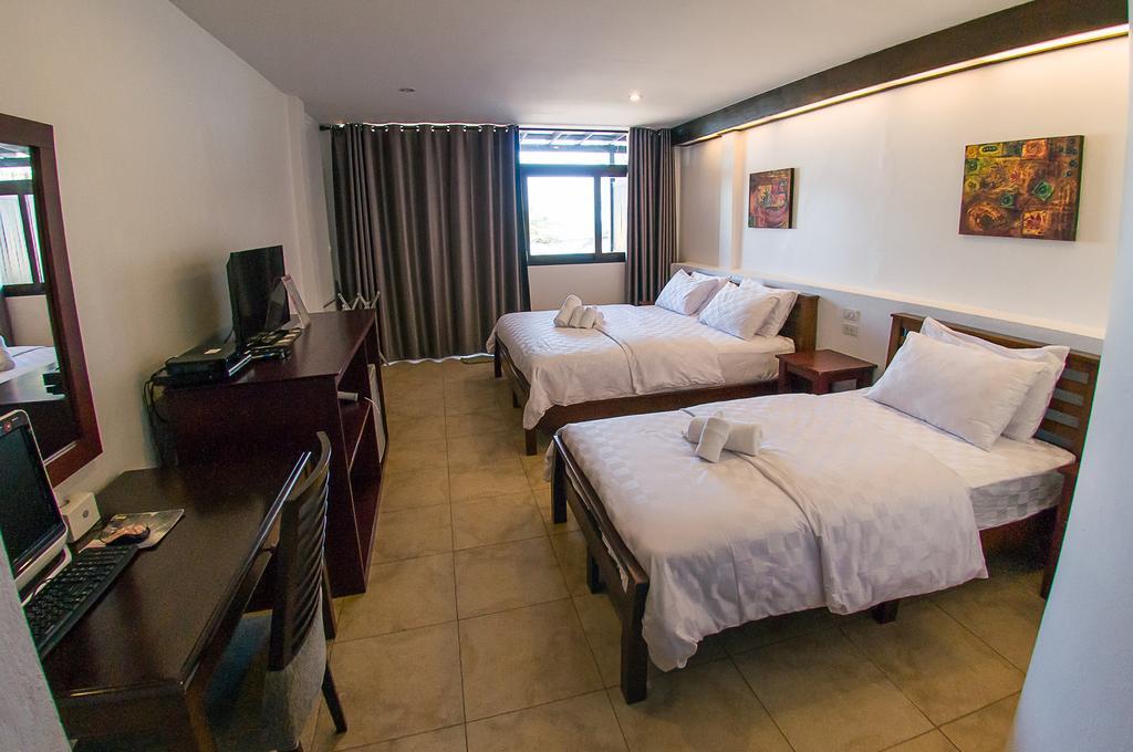Baantalay Thungwualaen Hotel Pathiu Buitenkant foto
