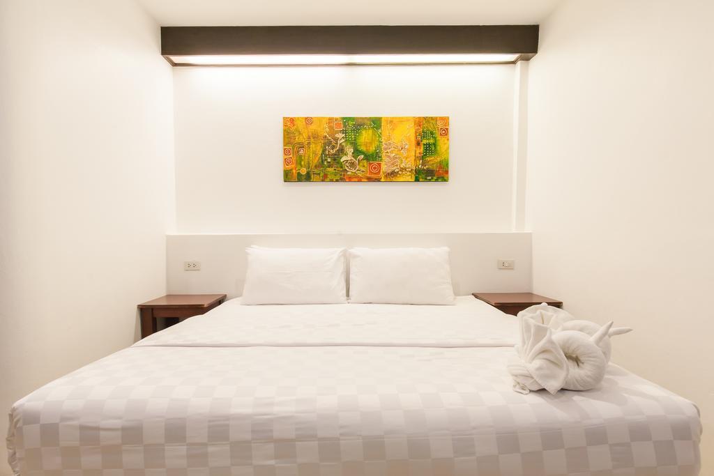 Baantalay Thungwualaen Hotel Pathiu Buitenkant foto